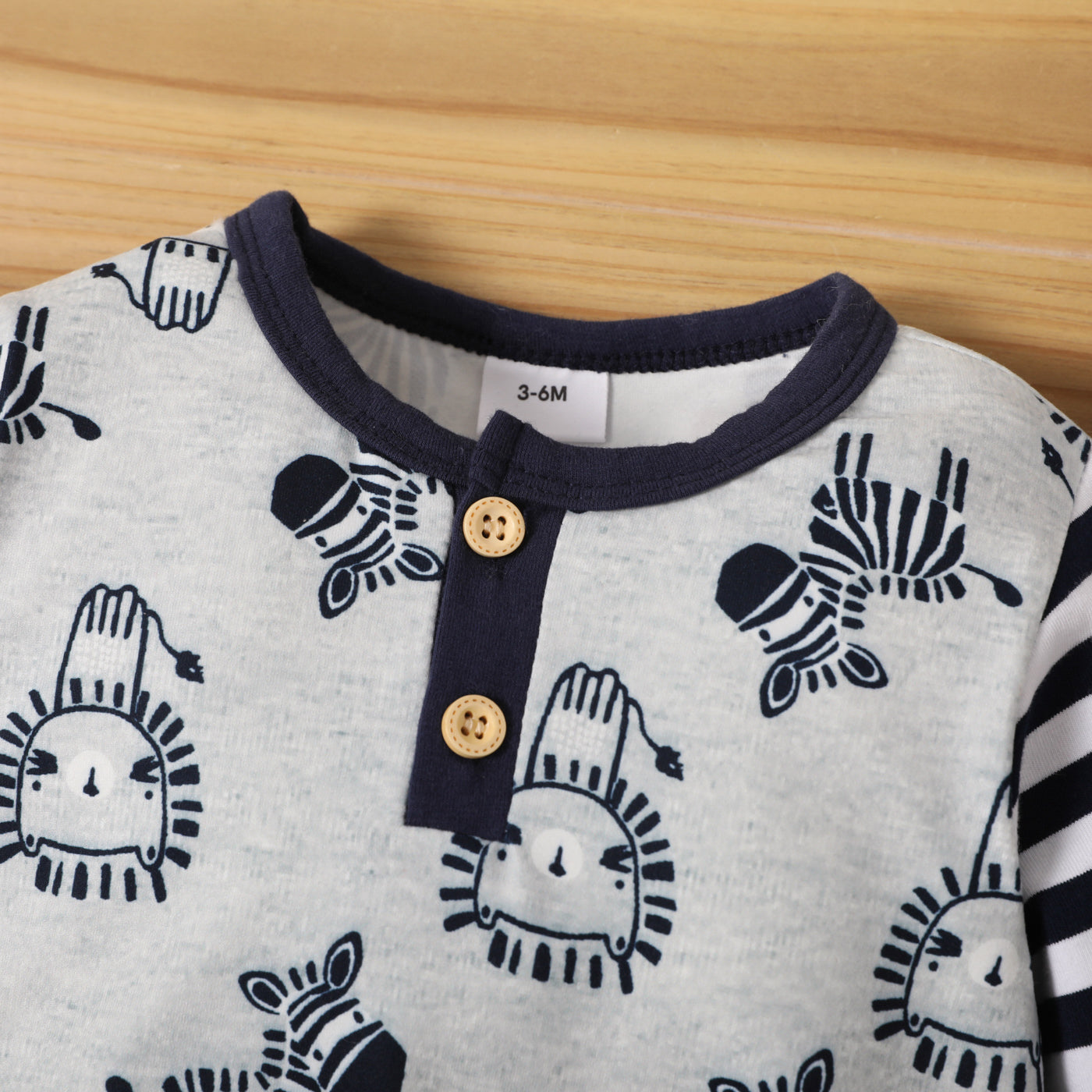 2pcs Cartoon Lion and Zebra Print Grey Baby Striped Long-sleeve Jumpsuit Set